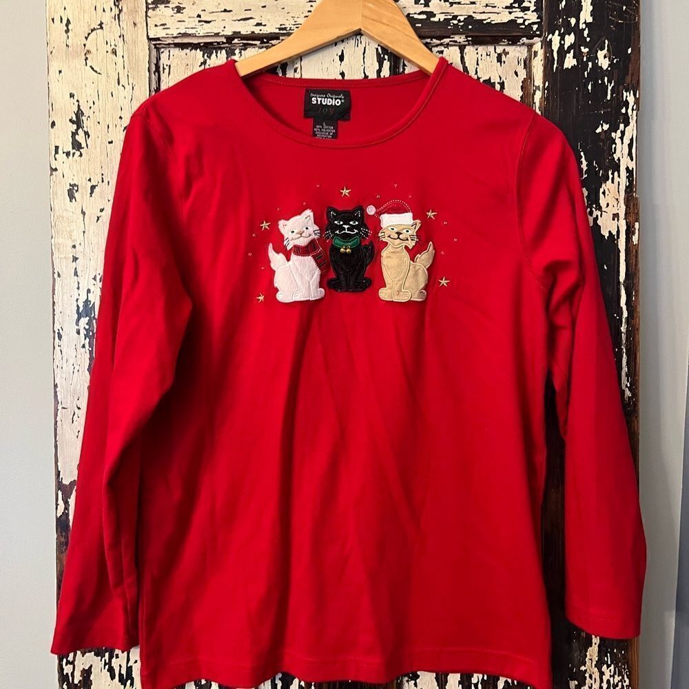 Studio Joy women’s Cat Christmas Long Sleeve top. Size Large.
